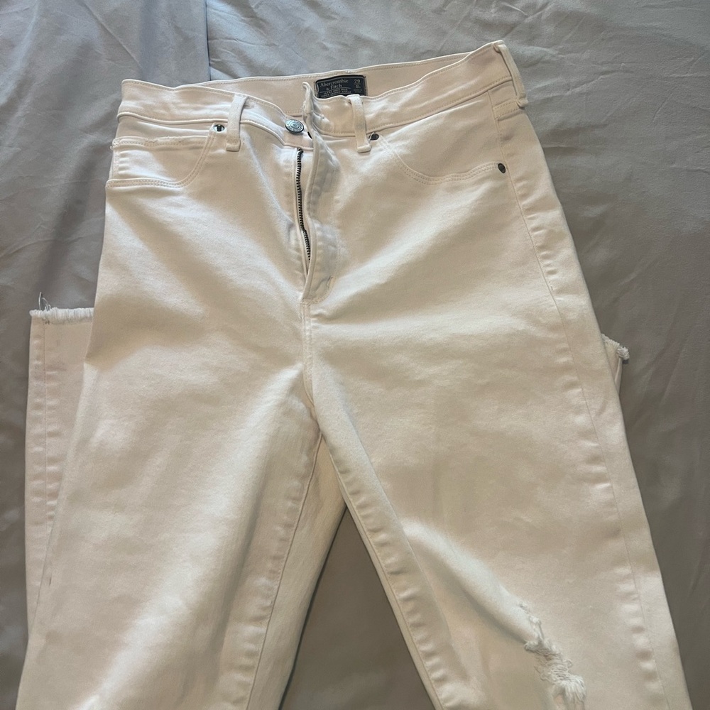 Abercrombie & Fitch Cream Skinny Jeans
